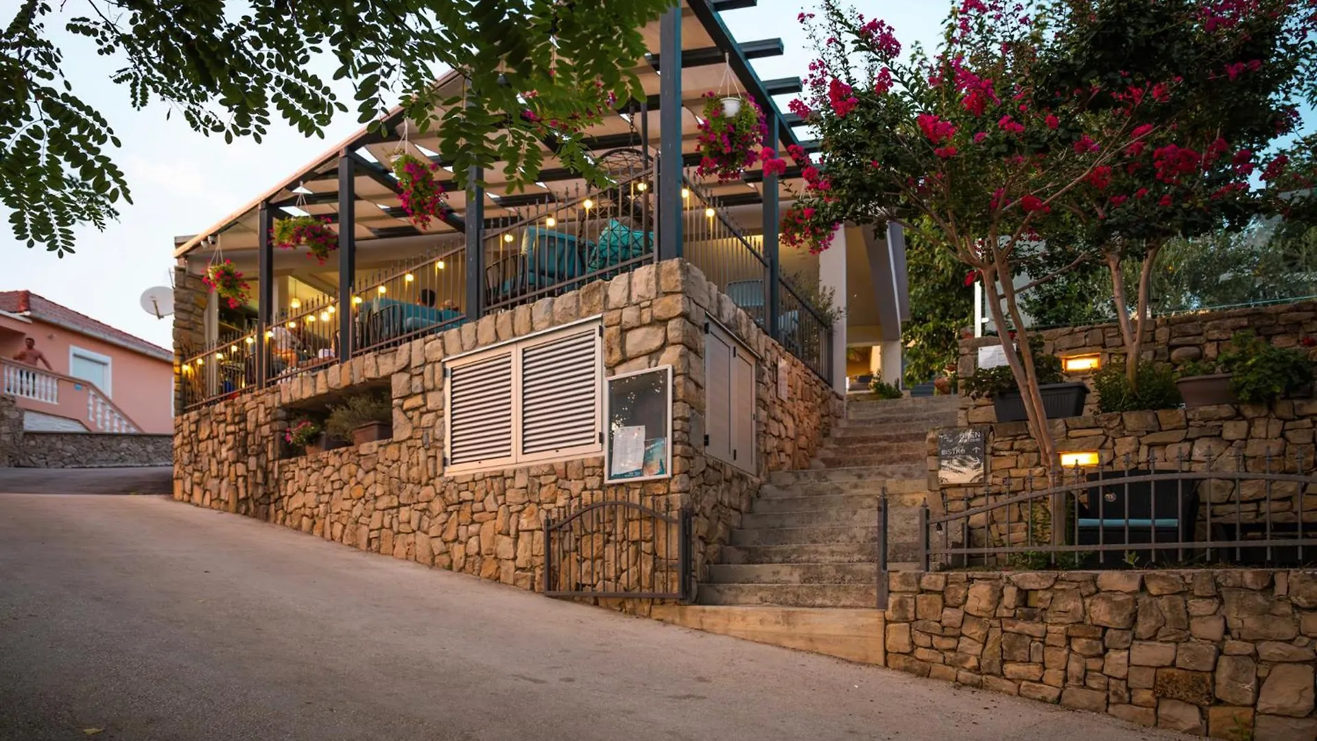 Odmoree Camp & Hostel 0*, Ražanac Kroatien