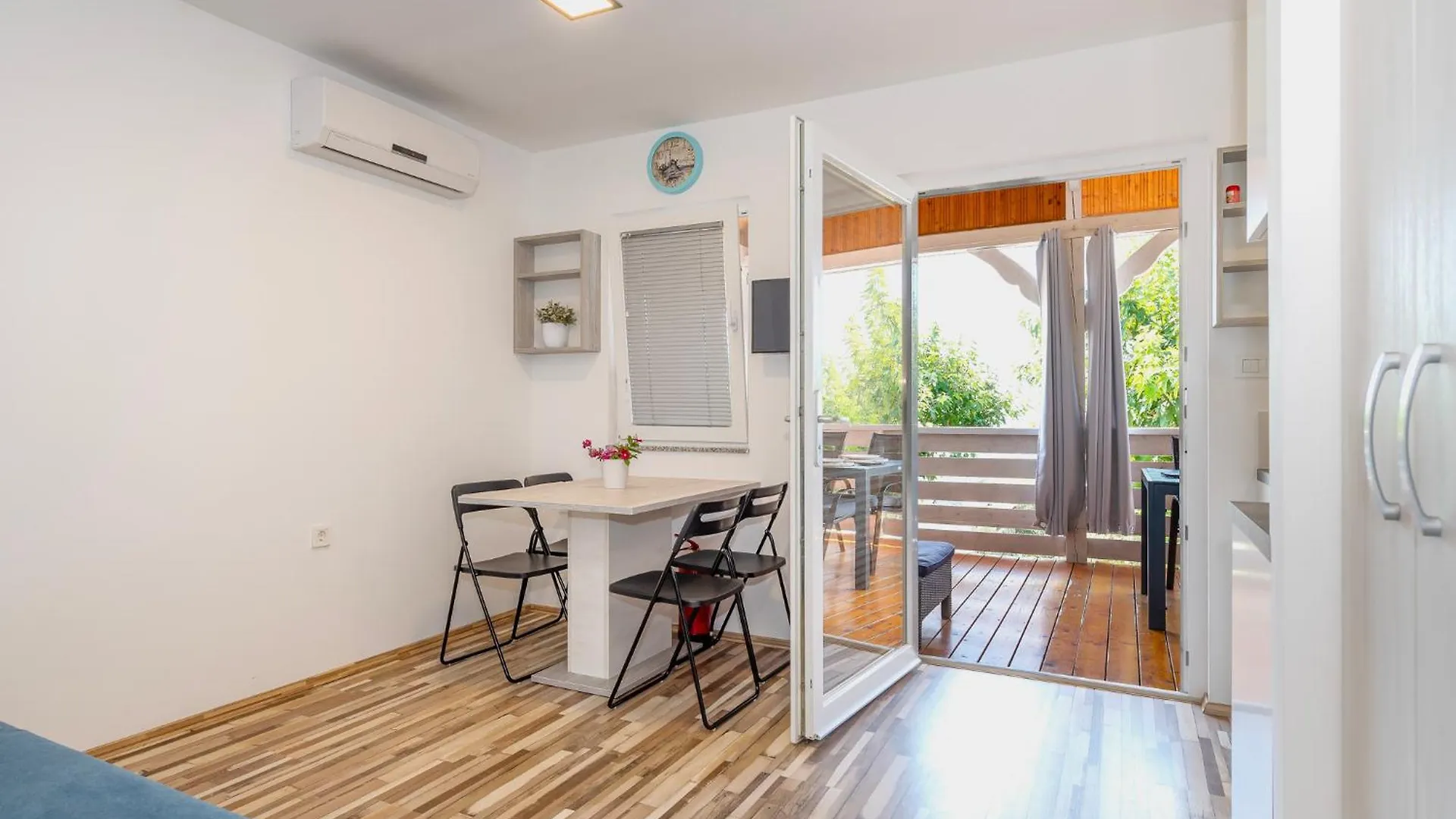 Odmoree Camp & Hostel Ražanac